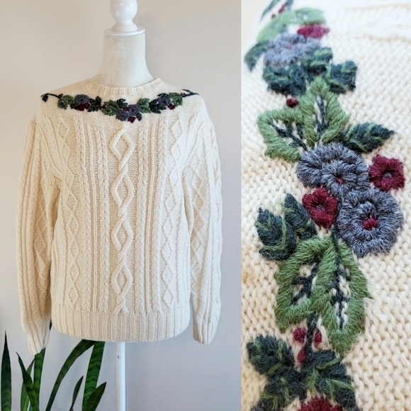 L.L. Bean Sweaters - VTG L.L. Bean Wool Embroidered Sweater